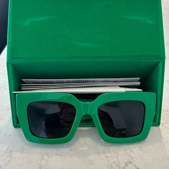 Bottega Veneta Sunglasses - Picture 4 of 7